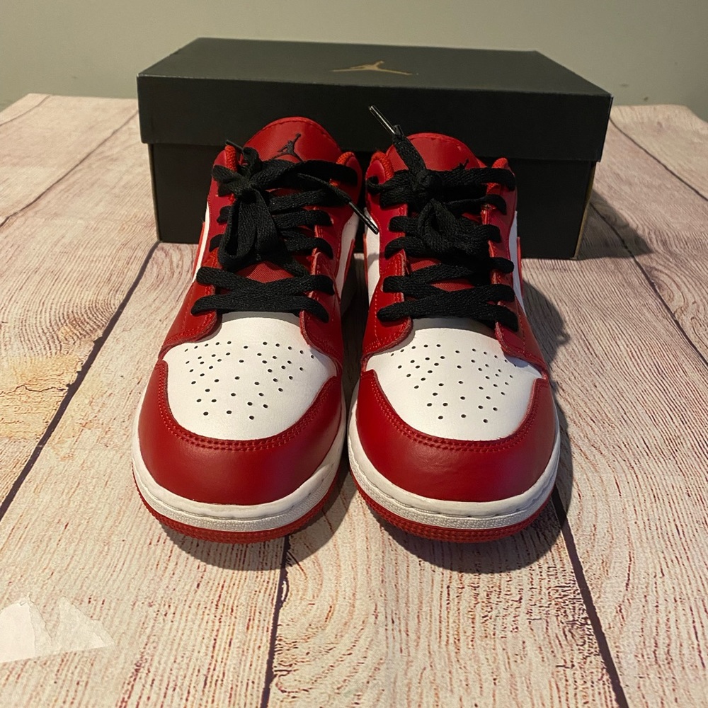 Jordan 1 low bulls GS